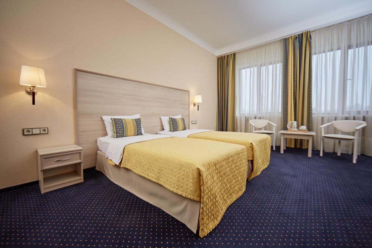 Platium Spa&Resort Kozyn ภายนอก รูปภาพ